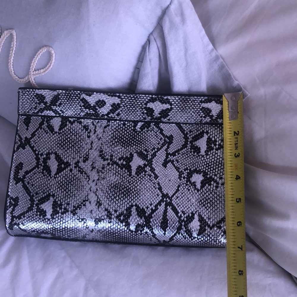 NWOT faux snake skin clutch with detach gold strap - Picture 7 of 10